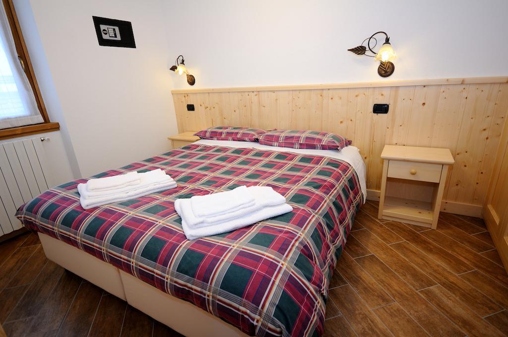 Apartmán Casa Viola Isolaccia Pokoj fotografie