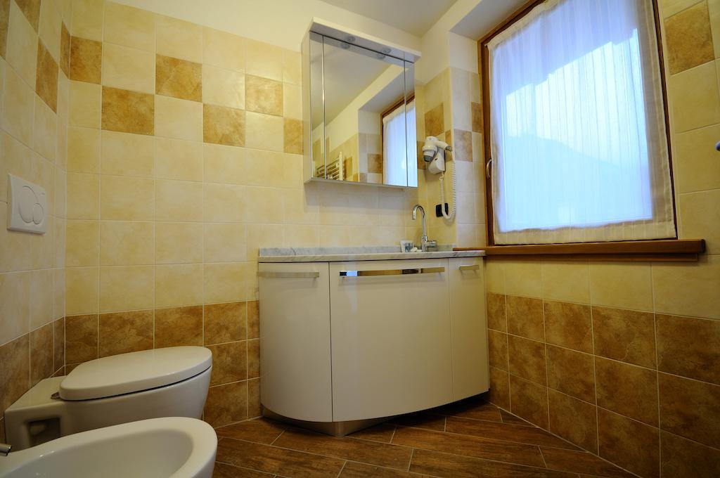 Apartmán Casa Viola Isolaccia Pokoj fotografie